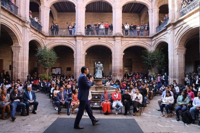 Llama Alfonso Martínez a nicolaitas a defender la democracia