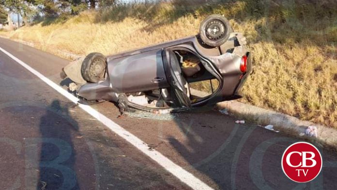 Vuelca auto en la carretera Morelia - Pátzcuaro