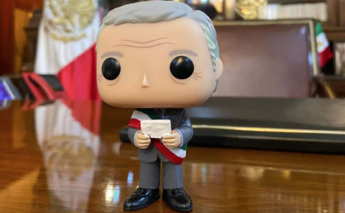 Beatriz Gutiérrez Müller agradece 4 años de gobierno de AMLO con un funko