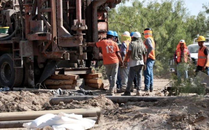 Continuan los labores para rescatar 10 mineros en Coahuila