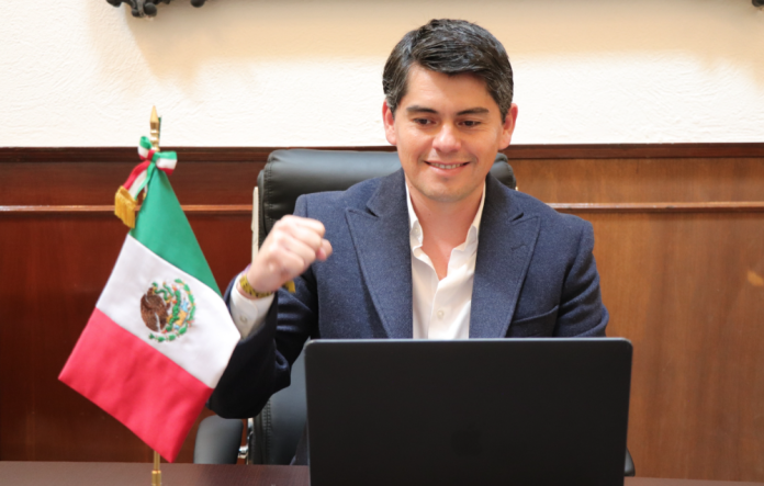 Recibe gobierno de Toño Ixtláhuac reconocimiento por ser el mejor municipio en Michoacán en desempeño municipal