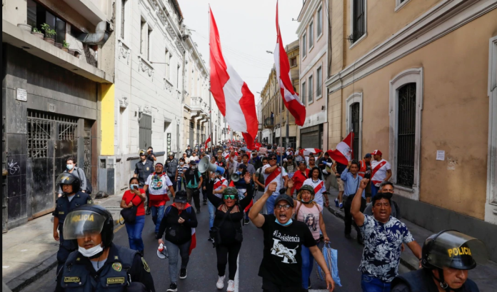 Perú 27 civiles han muerto por manifestaciones