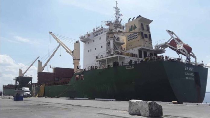 En el puerto de Cienfuegos, espera primer embarque de piedra rajón, que será enviado a México para terminar el Tren Maya a finales de 2023.