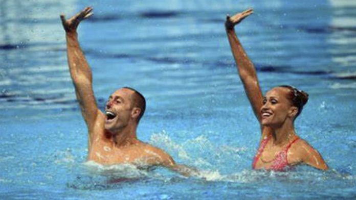 Hombres podrán participar en natación artística en Juegos Olímpicos de París 2024