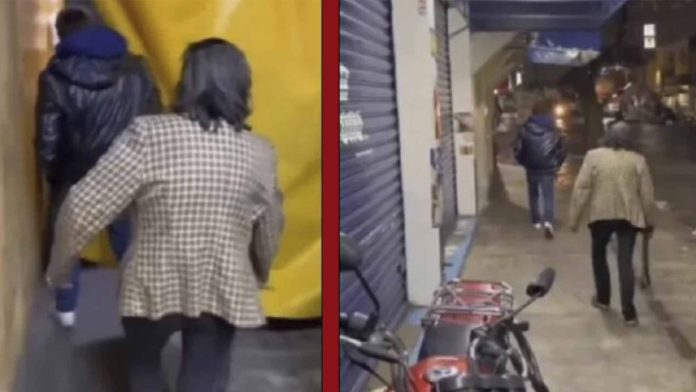 Madre saca a su hijo de un puesto de micheladas a cinturonazos
