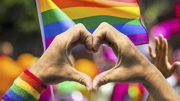 Matrimonios igualitarios ya podrán acceder a seguro social y pensiones