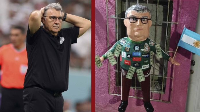Tras el fracaso de la selección mexicana crean piñata del ‘Tata’ Martino
