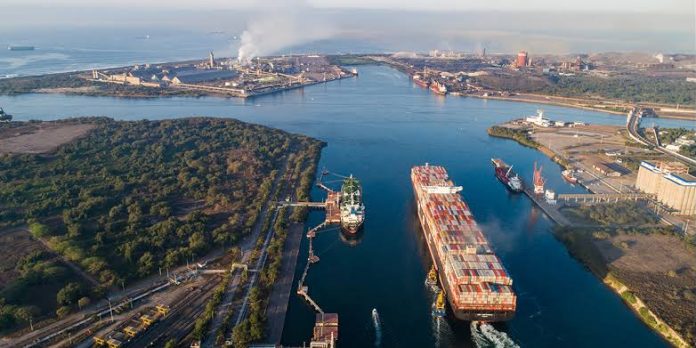 El Puerto de Lázaro Cárdenas es considerado un polo de inversión