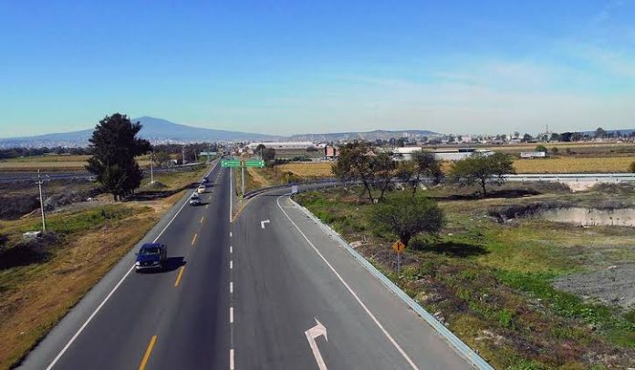 Avanzan proyectos de modernización carretera para Michoacán