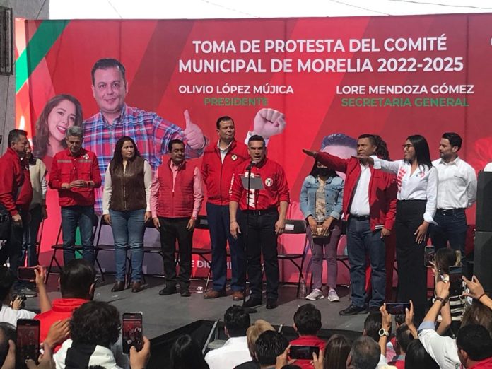Alito toma protesta al Comité Priista en Morelia