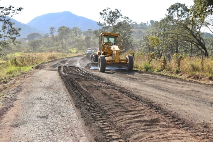 Hay avances en las obras carreteras en Tierra Caliente