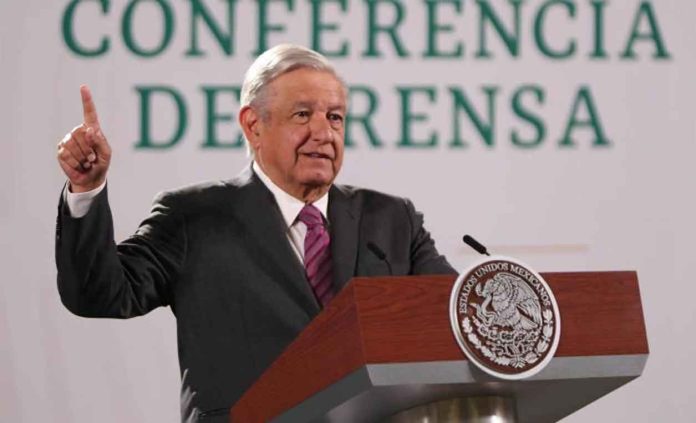 AMLO garantiza medicamentos para finales de 2024