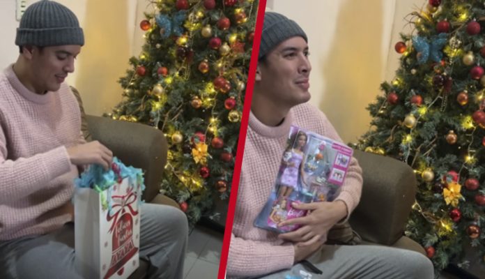 Viral: Padres regalan a su hijo de 30 años la muñeca que siempre quiso de niño