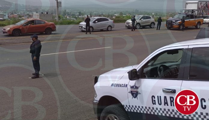 Mata con su auto a ciclista y se da a la fuga en Tangancícuaro