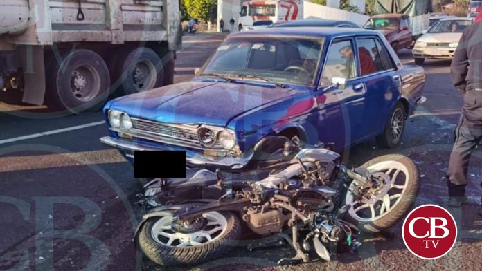 Choque deja un herido afuera de Villas del Pedregal