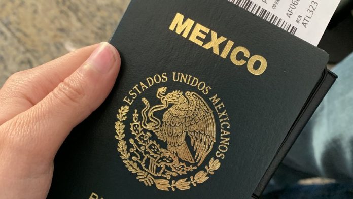 Pasaporte mexicano: ¿ Qué hacer si se terminan las hojas para sellos y visas?
