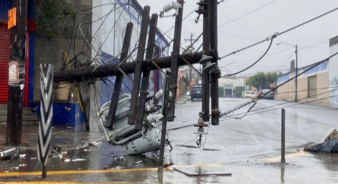 Múltiples incidentes por las lluvias en Tijuana