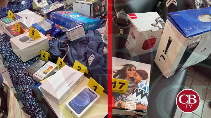 Quería sus “Reyes Magos” por adelantado y se roba aparatos electrónicos de una refresquera