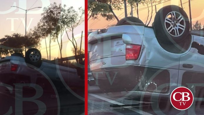 Vuelca camioneta sobre Madero Poniente