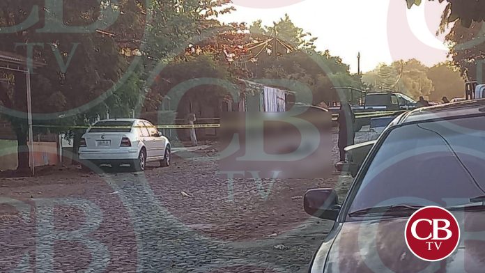 Arrojan hombre ejecutado y embolsado en Apatzingán