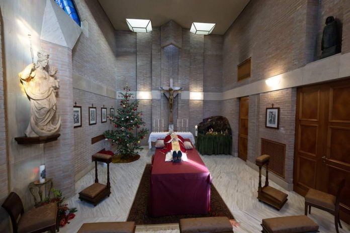 Difunden imágenes de los restos mortales de Benedicto XVI