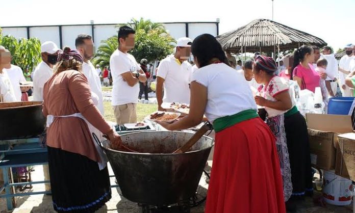 Danza, música y comida tradicional fueron llevados a penal de Uruapan
