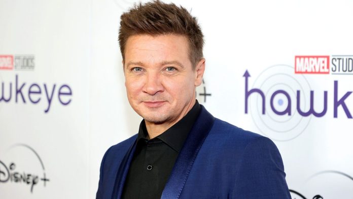 Jeremy Renner revela que se rompió más de 30 huesos en accidente