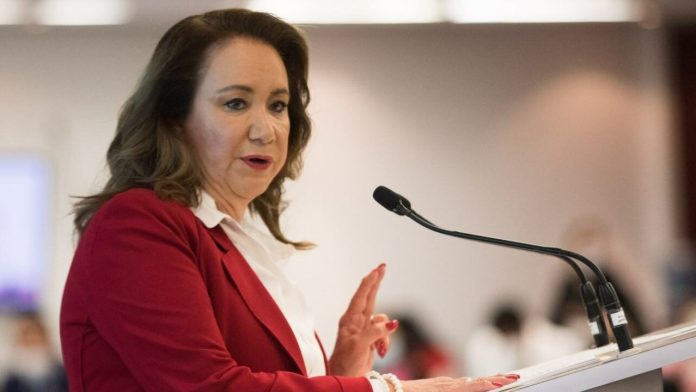 Abogado desmiente a Yasmín Esquivel sobre el plagio de la tesis