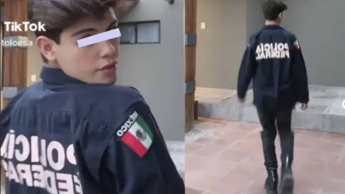 Joven encuentra uniforme de la Policía Federal en la paca
