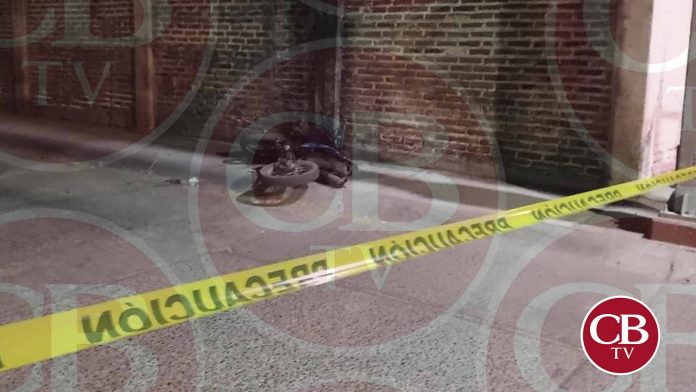 Persiguen a motociclista para asesinarlo a balazos en Sahuayo