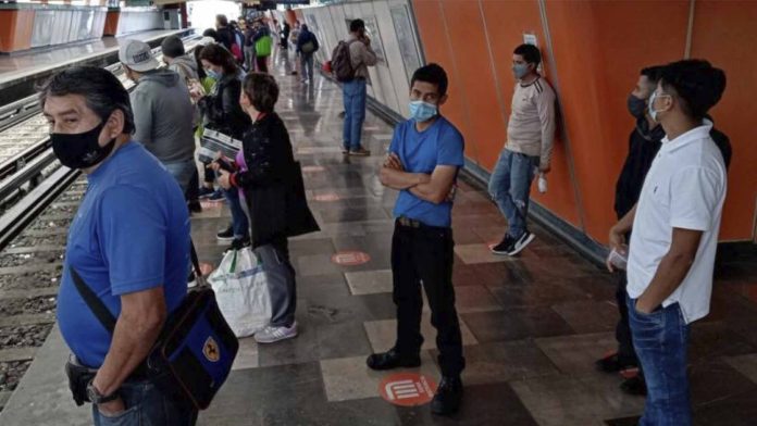 Suspenden servicio en Línea 4 del Metro por persona arrollada en vías