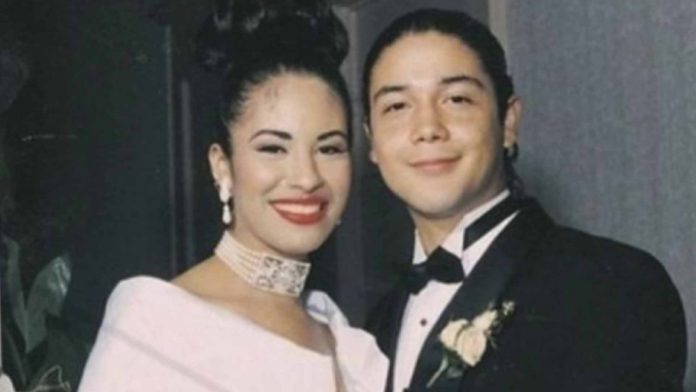 Viudo de Selena compartió foto inédita juntos