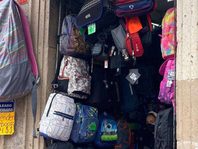 Por bajas temperaturas, horario de regreso a clases se recorre media hora después de lo habitual