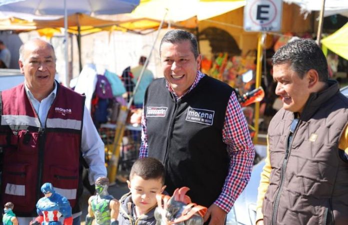 Trabajadores estatales tendrían permiso por paternidad y para cuidados: JC Barragán