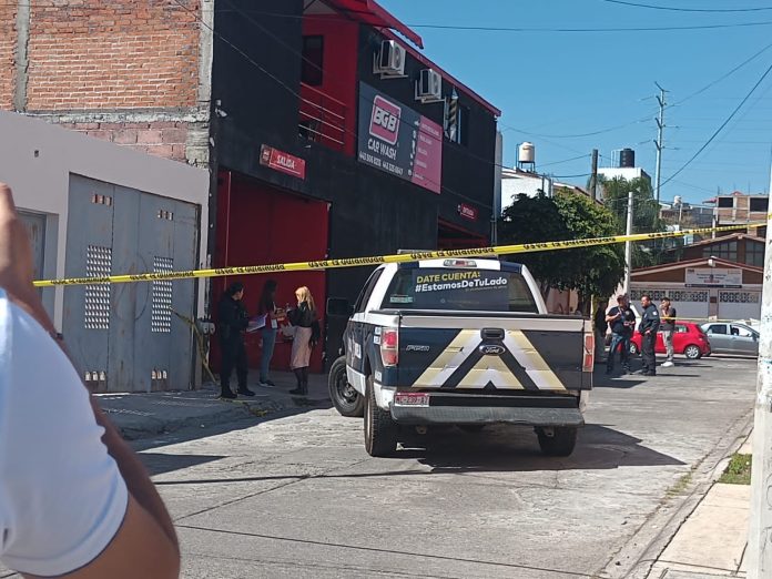 Empleado de auto lavado en Morelia, le dispara a su patrón, y se da a la fuga