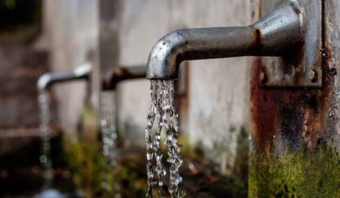 Multa de hasta 2 MDP a quienes hagan tomas clandestinas de agua potable, en Michoacán