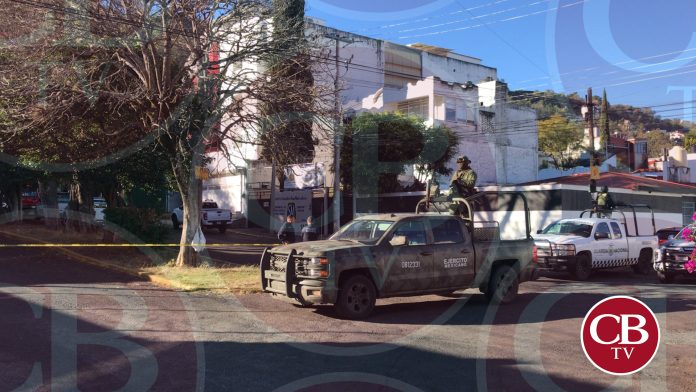Dejan granada de fragmentación afuera de oficinas de gobierno michoacano