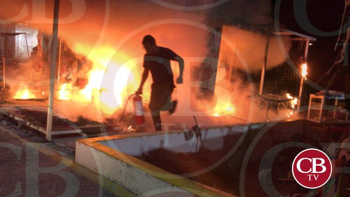 Se incendia puesto ambulante en la caseta de Feliciano