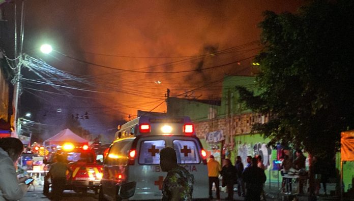 VIDEO: Fuerte incendio consume el Mercado Nuevo en Cuautla, Morelos