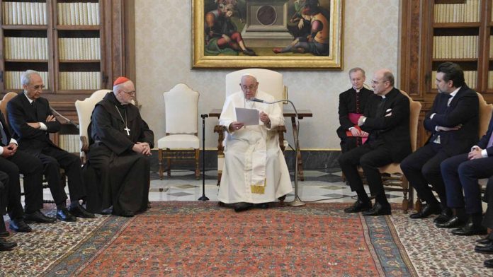 ‘La familia se funda sobre el matrimonio entre un hombre y una mujer’: papa Francisco