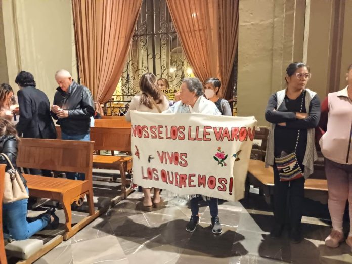 Ofrecen misa familiares de los comuneros desaparecidos, con la esperanza de que sean localizados pronto