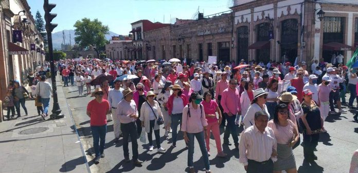Tan sólo mil 200 marcharon por la defensa del INE en Morelia