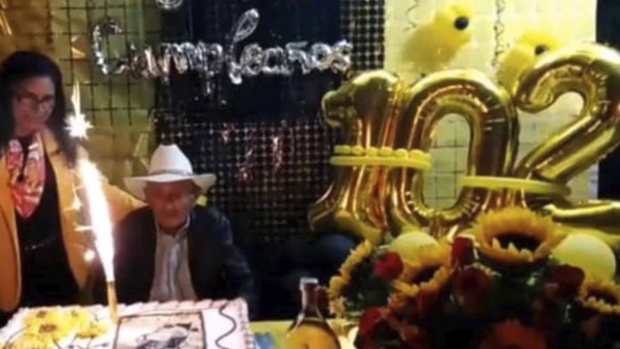 Abuelito de 102 busca cumplir su sueño de conocer al Canelo Álvarez