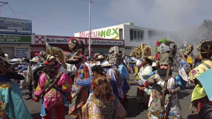 Bala perdida le quitó la vida un joven al concluir el carnaval de Huejotzingo