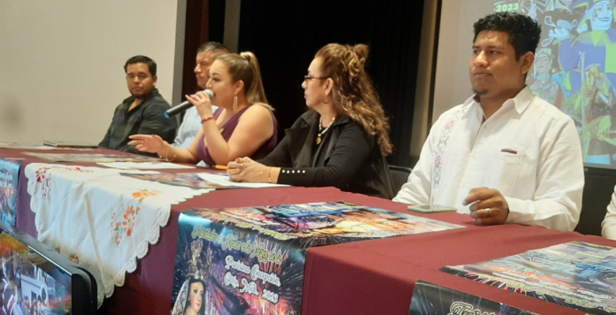 Convite de mojigangas recorrerá las calles de Cuitzeo