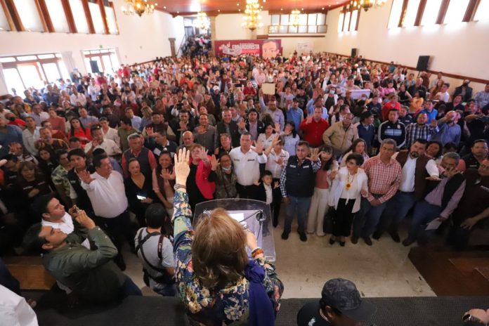 Rinde protesta Movimiento Nacional EbrardOrista en apoyo a Marcelo Ebrard