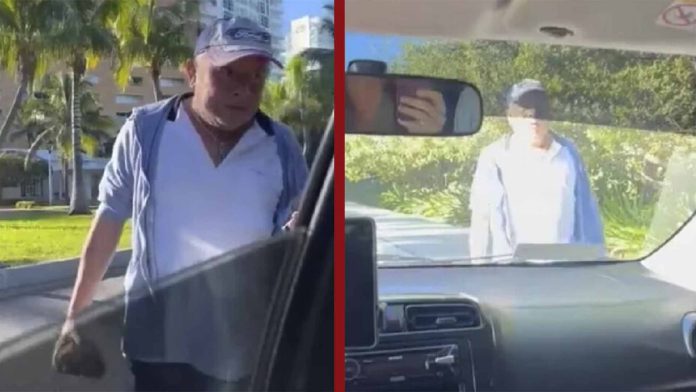 Taxista amenaza a conductora de Uber con una piedra