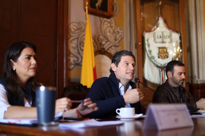 Llama Alfonso Martínez a respaldar a corporaciones de seguridad antes que a delincuentes