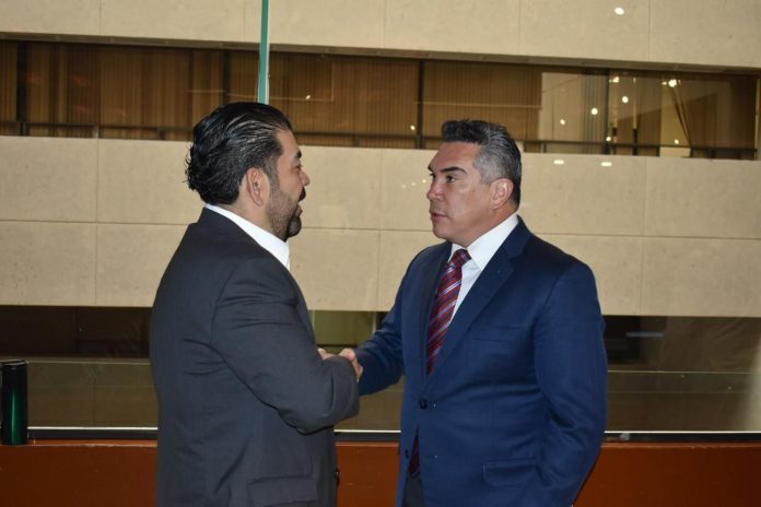 Huacus reafirma alianza con Alito Moreno