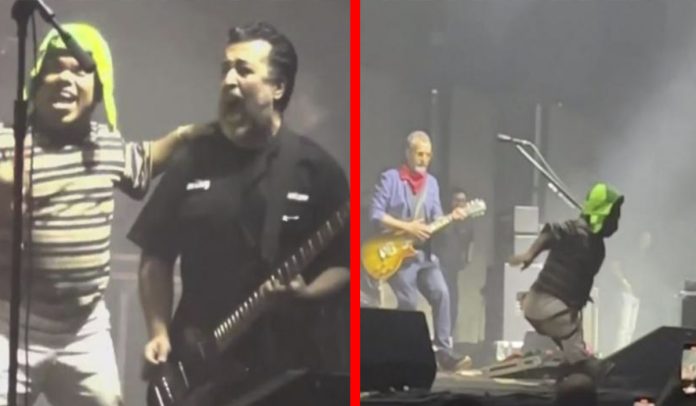 Medio Metro rockea con Molotov y se lanza al publico